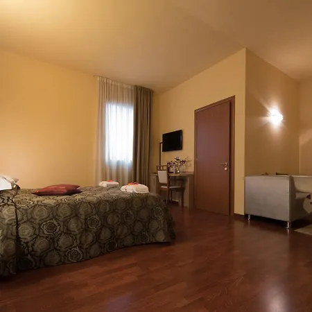 Formula Int. & Puravita فندق روسولينا