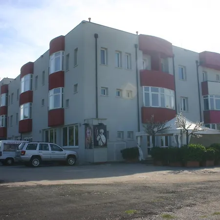 Formula Int. & Puravita 4*