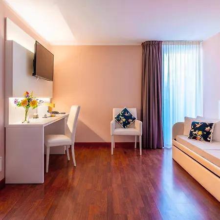 Hotel Formula Int. & Puravita 4*