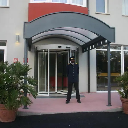 Formula Int. & Puravita Hotel 4*