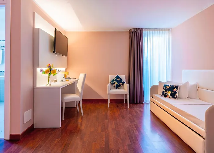 Hotel Formula Int. & Puravita 4*